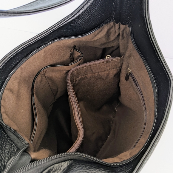 Large Black Faux Leather Bag With Lots Of Pockets - Picture 8 of 9